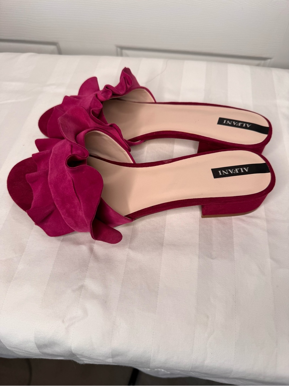 Alfani Fuchsia Ruffle Slide Mules - Picture 2 of 4